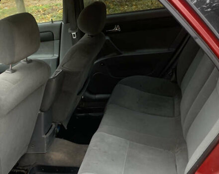 Красный Шевроле Лачетти, объемом двигателя 1.8 л и пробегом 250 тыс. км за 1850 $, фото 5 на Automoto.ua