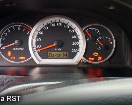 Червоний Шевроле Лачетті, об'ємом двигуна 1.8 л та пробігом 228 тис. км за 4400 $, фото 8 на Automoto.ua