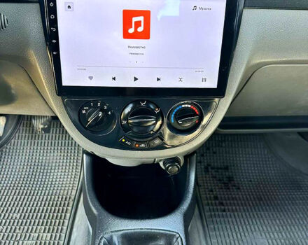 Красный Шевроле Лачетти, объемом двигателя 1.8 л и пробегом 185 тыс. км за 3900 $, фото 7 на Automoto.ua