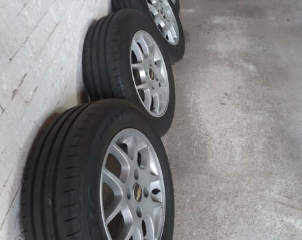 Красный Шевроле Лачетти, объемом двигателя 1.8 л и пробегом 205 тыс. км за 5600 $, фото 9 на Automoto.ua