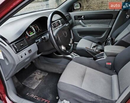 Красный Шевроле Лачетти, объемом двигателя 1.8 л и пробегом 139 тыс. км за 5300 $, фото 9 на Automoto.ua