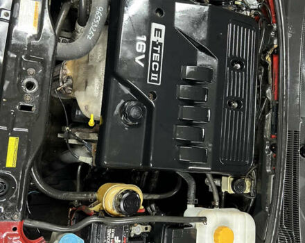 Красный Шевроле Лачетти, объемом двигателя 1.6 л и пробегом 208 тыс. км за 2650 $, фото 6 на Automoto.ua