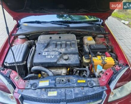 Красный Шевроле Лачетти, объемом двигателя 1.6 л и пробегом 220 тыс. км за 4300 $, фото 21 на Automoto.ua