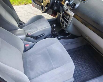 Красный Шевроле Лачетти, объемом двигателя 1.6 л и пробегом 220 тыс. км за 4300 $, фото 2 на Automoto.ua