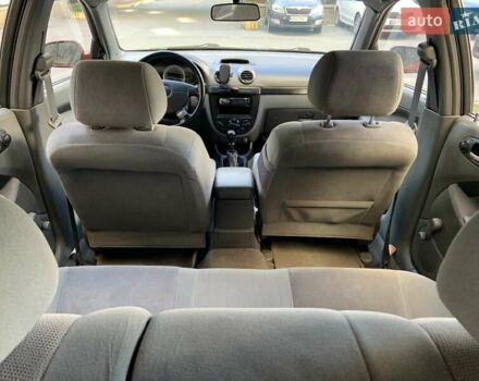 Красный Шевроле Лачетти, объемом двигателя 1.8 л и пробегом 179 тыс. км за 3900 $, фото 10 на Automoto.ua