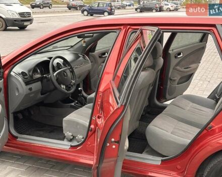 Красный Шевроле Лачетти, объемом двигателя 1.8 л и пробегом 220 тыс. км за 3300 $, фото 11 на Automoto.ua