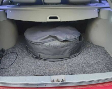 Красный Шевроле Лачетти, объемом двигателя 1.8 л и пробегом 343 тыс. км за 4300 $, фото 2 на Automoto.ua