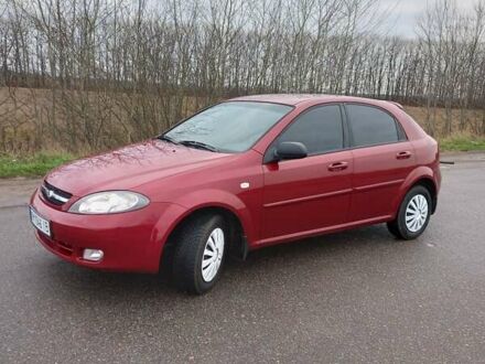 Красный Шевроле Лачетти, объемом двигателя 1.6 л и пробегом 141 тыс. км за 3400 $, фото 1 на Automoto.ua
