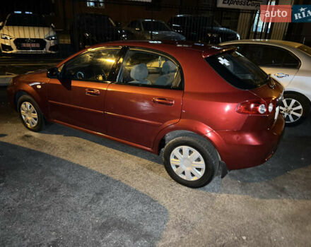 Красный Шевроле Лачетти, объемом двигателя 1.6 л и пробегом 200 тыс. км за 3350 $, фото 1 на Automoto.ua