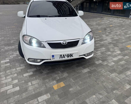 Шевроле Лачетти, объемом двигателя 1.49 л и пробегом 280 тыс. км за 4200 $, фото 2 на Automoto.ua