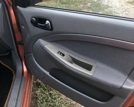 Желтый Шевроле Лачетти, объемом двигателя 1.8 л и пробегом 100 тыс. км за 4300 $, фото 1 на Automoto.ua