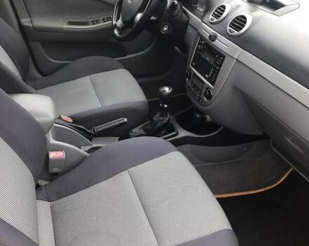 Желтый Шевроле Лачетти, объемом двигателя 1.8 л и пробегом 100 тыс. км за 4300 $, фото 4 на Automoto.ua