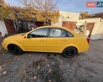 Желтый Шевроле Лачетти, объемом двигателя 1.6 л и пробегом 200 тыс. км за 4200 $, фото 3 на Automoto.ua