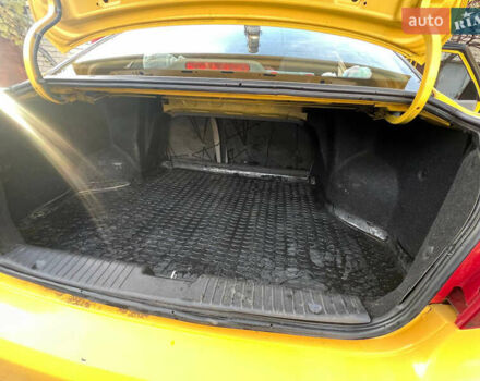 Желтый Шевроле Лачетти, объемом двигателя 1.6 л и пробегом 200 тыс. км за 4200 $, фото 7 на Automoto.ua