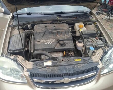 Желтый Шевроле Лачетти, объемом двигателя 1.6 л и пробегом 215 тыс. км за 4200 $, фото 1 на Automoto.ua