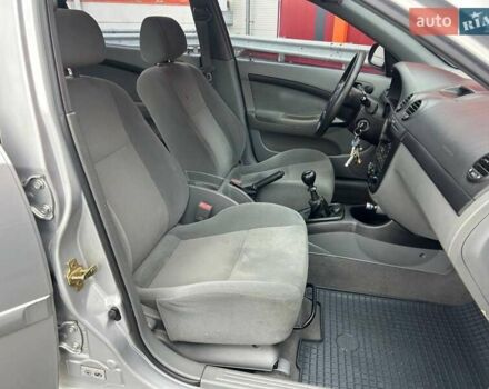 Серый Шевроле Лачетти, объемом двигателя 1.6 л и пробегом 144 тыс. км за 5290 $, фото 8 на Automoto.ua