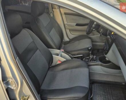 Серый Шевроле Лачетти, объемом двигателя 1.6 л и пробегом 217 тыс. км за 3950 $, фото 18 на Automoto.ua