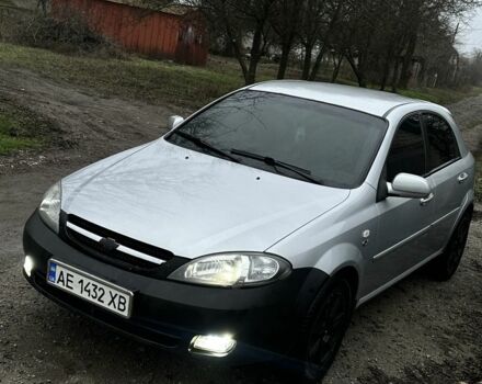 Серый Шевроле Лачетти, объемом двигателя 1.8 л и пробегом 250 тыс. км за 4600 $, фото 5 на Automoto.ua