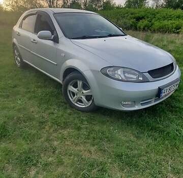 Серый Шевроле Лачетти, объемом двигателя 1.6 л и пробегом 220 тыс. км за 4800 $, фото 2 на Automoto.ua