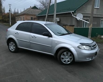 Серый Шевроле Лачетти, объемом двигателя 1.6 л и пробегом 250 тыс. км за 3600 $, фото 1 на Automoto.ua