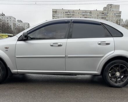 Серый Шевроле Лачетти, объемом двигателя 1.6 л и пробегом 300 тыс. км за 3900 $, фото 3 на Automoto.ua