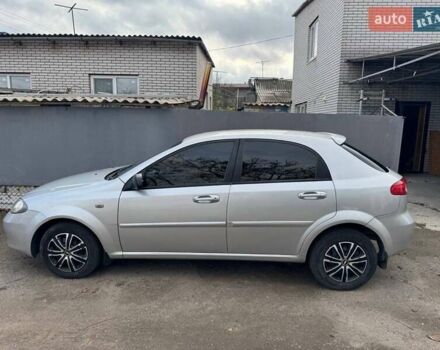 Серый Шевроле Лачетти, объемом двигателя 1.6 л и пробегом 350 тыс. км за 4069 $, фото 4 на Automoto.ua