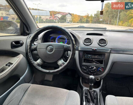 Серый Шевроле Лачетти, объемом двигателя 1.6 л и пробегом 280 тыс. км за 3600 $, фото 6 на Automoto.ua