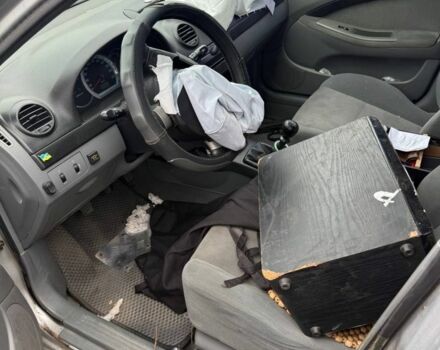 Серый Шевроле Лачетти, объемом двигателя 1.6 л и пробегом 190 тыс. км за 1250 $, фото 4 на Automoto.ua