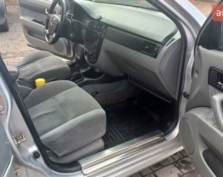 Серый Шевроле Лачетти, объемом двигателя 1.8 л и пробегом 320 тыс. км за 2999 $, фото 11 на Automoto.ua