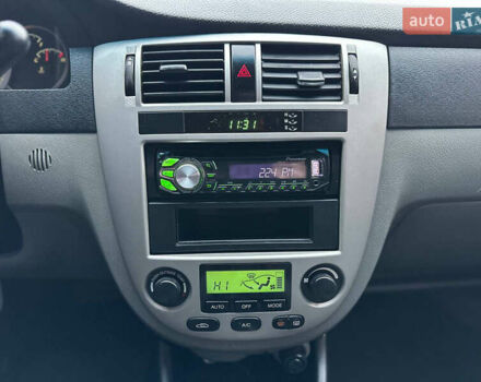 Сірий Шевроле Лачетті, об'ємом двигуна 1.8 л та пробігом 185 тис. км за 4500 $, фото 48 на Automoto.ua