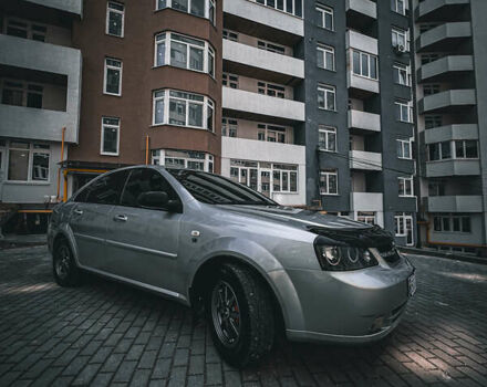 Серый Шевроле Лачетти, объемом двигателя 1.6 л и пробегом 350 тыс. км за 4000 $, фото 2 на Automoto.ua