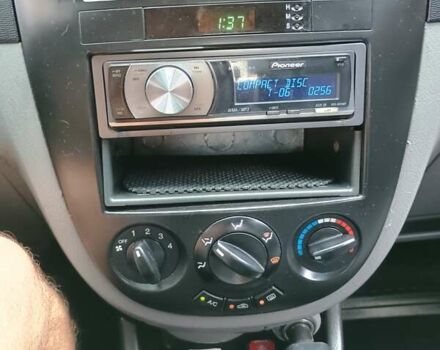 Серый Шевроле Лачетти, объемом двигателя 1.6 л и пробегом 238 тыс. км за 3850 $, фото 23 на Automoto.ua