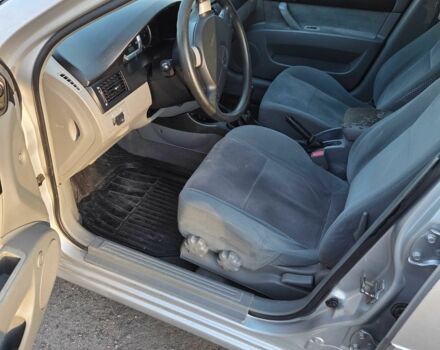 Серый Шевроле Лачетти, объемом двигателя 1.8 л и пробегом 240 тыс. км за 3650 $, фото 3 на Automoto.ua