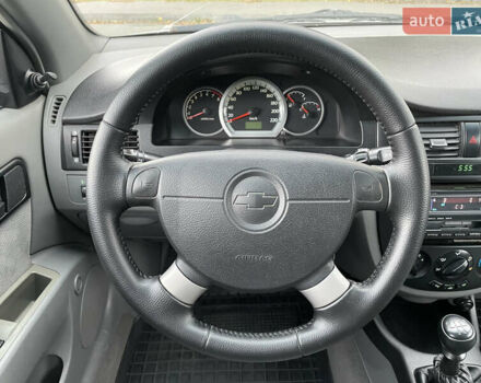 Серый Шевроле Лачетти, объемом двигателя 1.6 л и пробегом 144 тыс. км за 5300 $, фото 38 на Automoto.ua