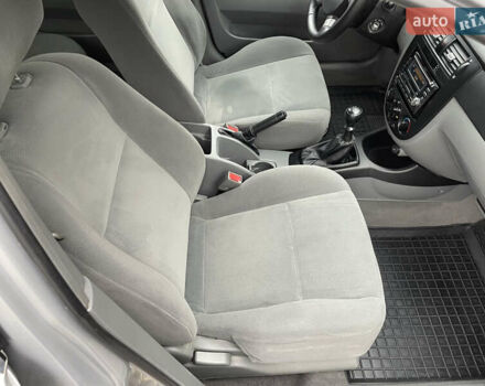 Серый Шевроле Лачетти, объемом двигателя 1.6 л и пробегом 144 тыс. км за 5300 $, фото 25 на Automoto.ua