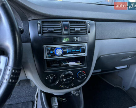 Серый Шевроле Лачетти, объемом двигателя 1.8 л и пробегом 181 тыс. км за 3200 $, фото 28 на Automoto.ua