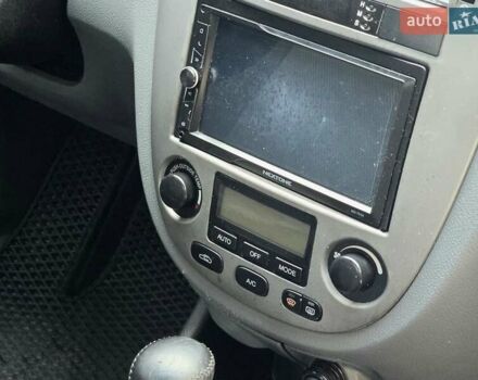 Серый Шевроле Лачетти, объемом двигателя 1.8 л и пробегом 240 тыс. км за 3999 $, фото 22 на Automoto.ua