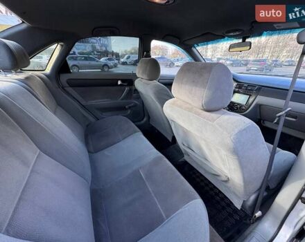 Серый Шевроле Лачетти, объемом двигателя 1.8 л и пробегом 275 тыс. км за 2999 $, фото 9 на Automoto.ua