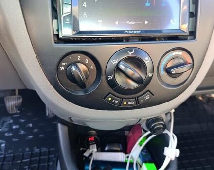 Серый Шевроле Лачетти, объемом двигателя 1.8 л и пробегом 160 тыс. км за 5000 $, фото 10 на Automoto.ua