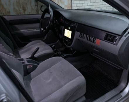 Серый Шевроле Лачетти, объемом двигателя 1.6 л и пробегом 296 тыс. км за 3600 $, фото 3 на Automoto.ua