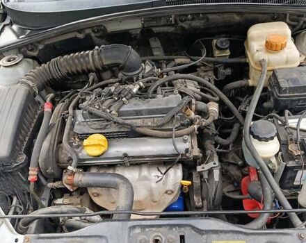 Серый Шевроле Лачетти, объемом двигателя 1.8 л и пробегом 311 тыс. км за 3800 $, фото 2 на Automoto.ua