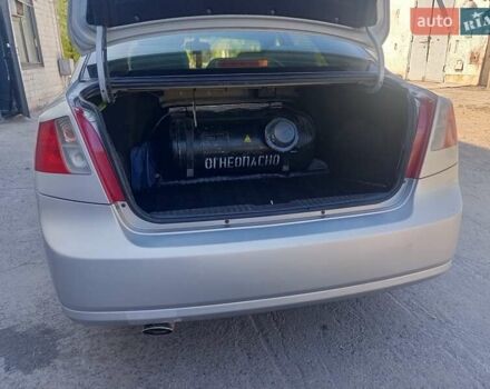 Серый Шевроле Лачетти, объемом двигателя 1.8 л и пробегом 193 тыс. км за 5400 $, фото 4 на Automoto.ua