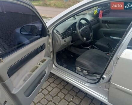 Серый Шевроле Лачетти, объемом двигателя 1.6 л и пробегом 322 тыс. км за 3300 $, фото 3 на Automoto.ua