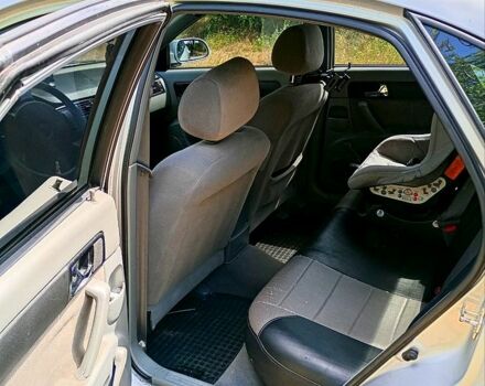 Серый Шевроле Лачетти, объемом двигателя 1.8 л и пробегом 190 тыс. км за 4400 $, фото 4 на Automoto.ua