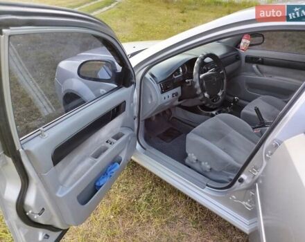 Серый Шевроле Лачетти, объемом двигателя 1.6 л и пробегом 270 тыс. км за 4950 $, фото 2 на Automoto.ua