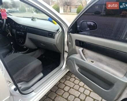 Серый Шевроле Лачетти, объемом двигателя 1.6 л и пробегом 322 тыс. км за 3300 $, фото 5 на Automoto.ua