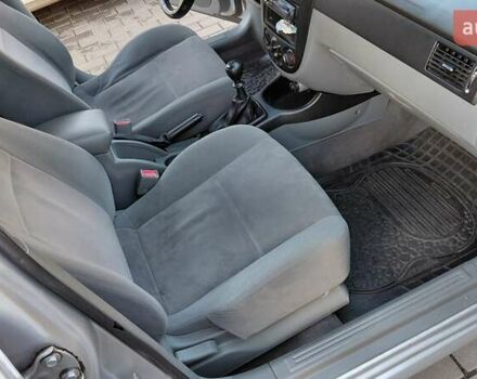 Серый Шевроле Лачетти, объемом двигателя 1.79 л и пробегом 106 тыс. км за 4000 $, фото 27 на Automoto.ua