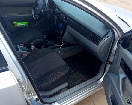 Серый Шевроле Лачетти, объемом двигателя 1.6 л и пробегом 200 тыс. км за 4550 $, фото 5 на Automoto.ua