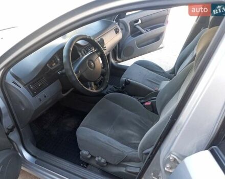 Серый Шевроле Лачетти, объемом двигателя 1.8 л и пробегом 193 тыс. км за 5400 $, фото 3 на Automoto.ua