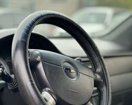 Серый Шевроле Лачетти, объемом двигателя 1.8 л и пробегом 290 тыс. км за 5499 $, фото 8 на Automoto.ua